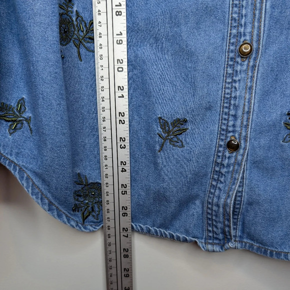 Vintage MESA Floral Embroidered Denim Button  Down Woman Large - Picture 5 of 9